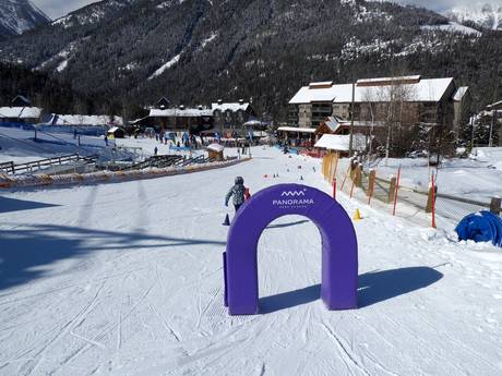 Familieskigebieden East Kootenay – Gezinnen en kinderen Panorama